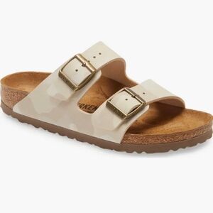 🤍🔹️Birkenstock 🔹️arizina Sand Women's Desert Camo Soil Slide  Sandals